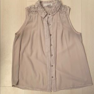 Tan button up blouse w/floral collar